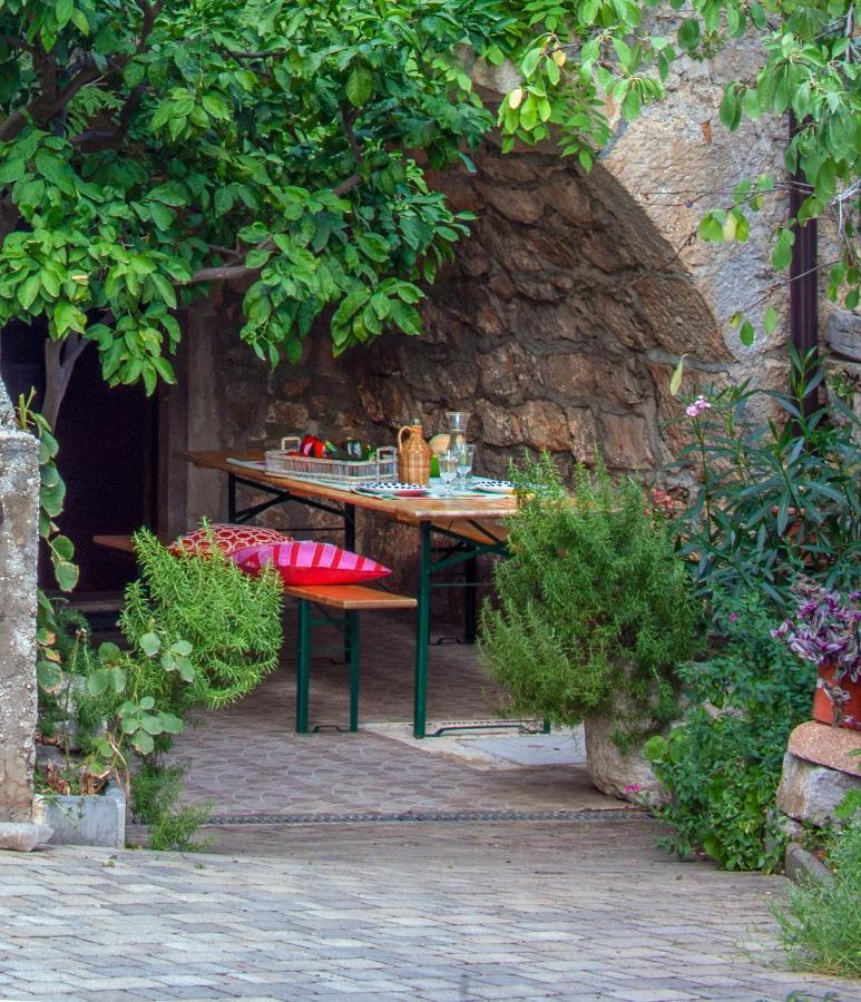 Holiday Home Kuca Na Moru Kornić Eksteriør bilde