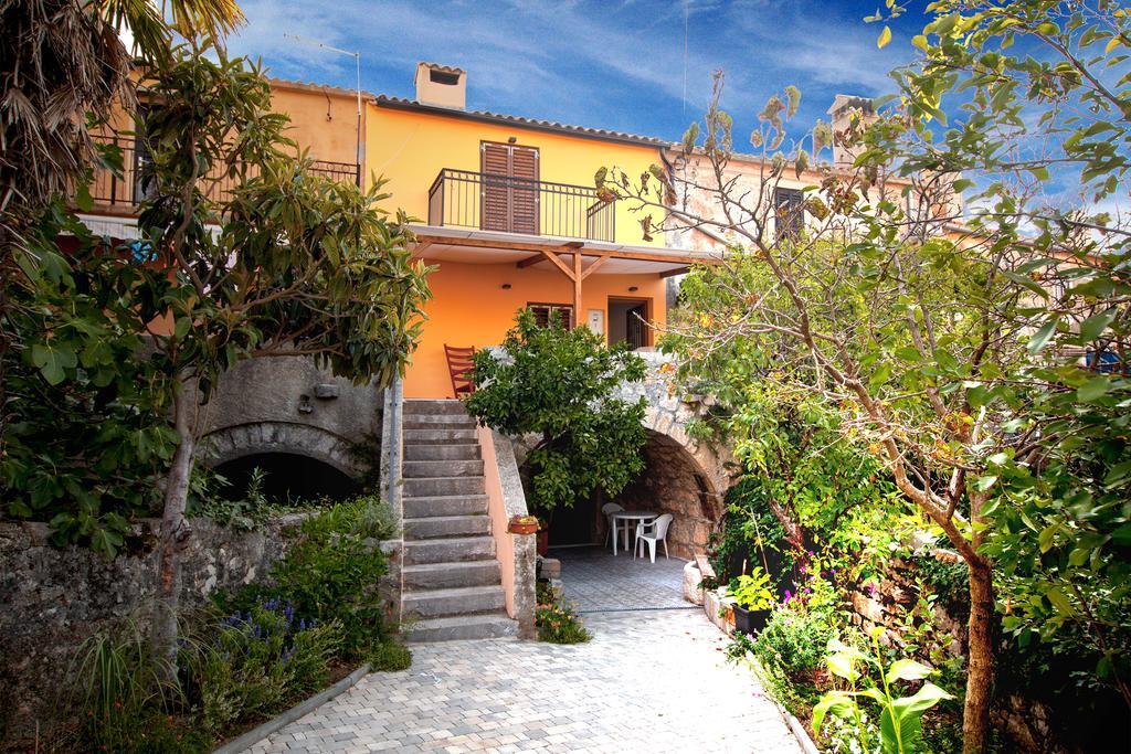Holiday Home Kuca Na Moru Kornić Eksteriør bilde