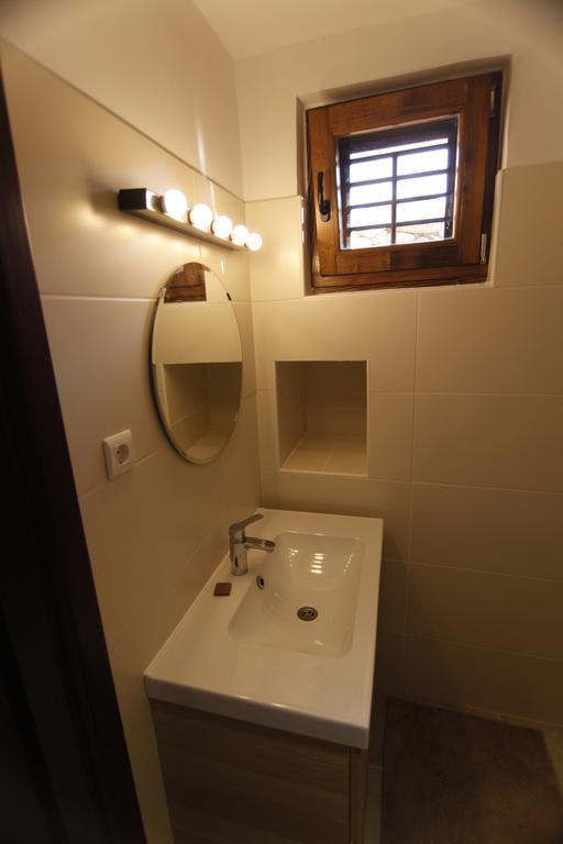 Holiday Home Kuca Na Moru Kornić Eksteriør bilde